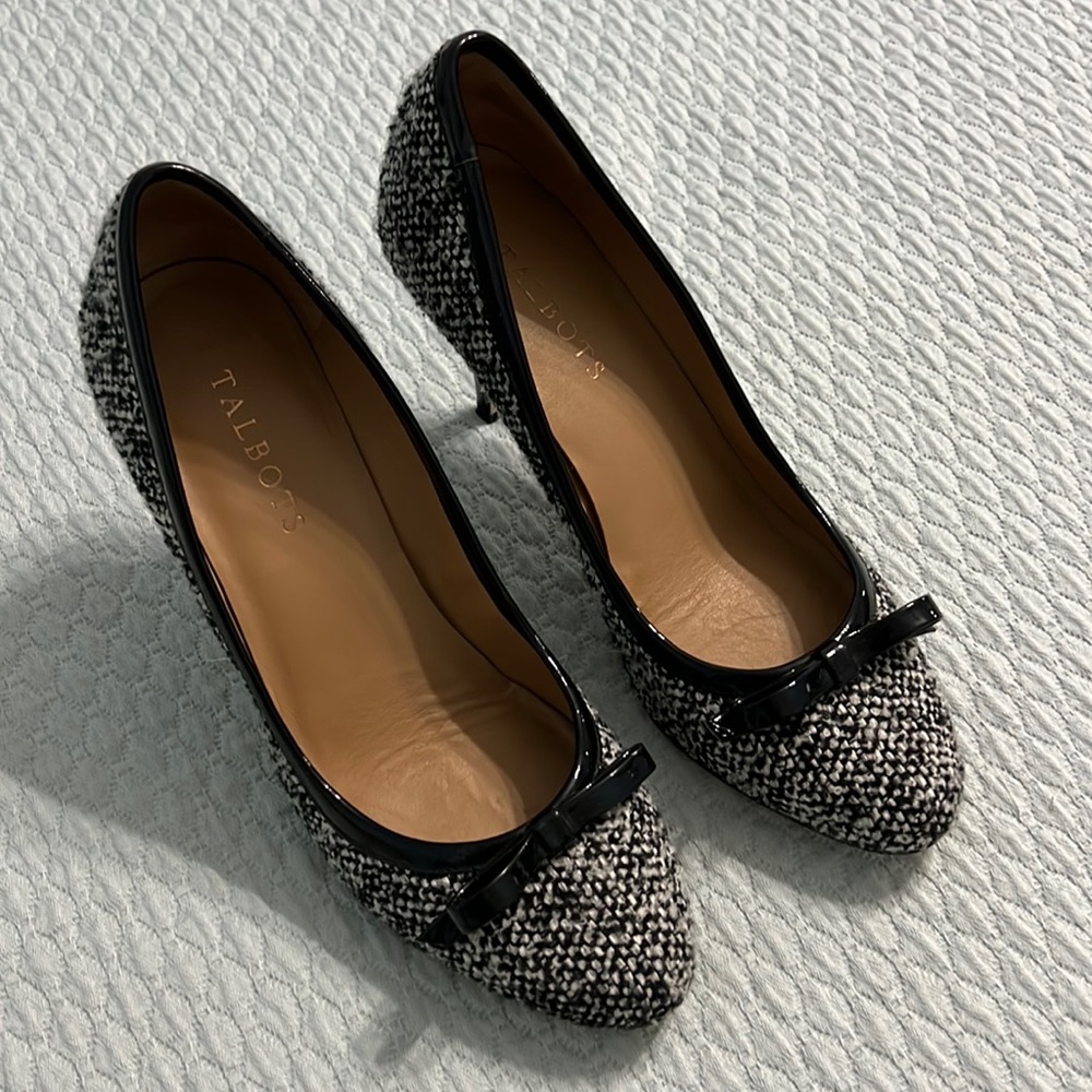 Talbots black & white tweed Heels.
